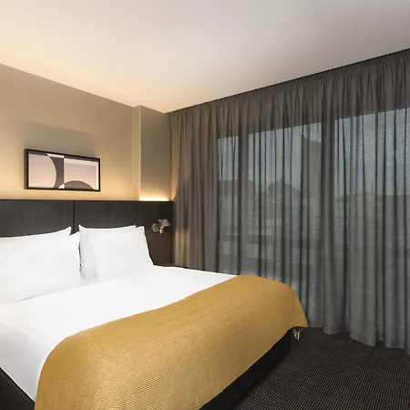 Aparthotel Adina 4*