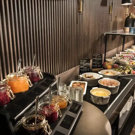 Aparthotel Adina