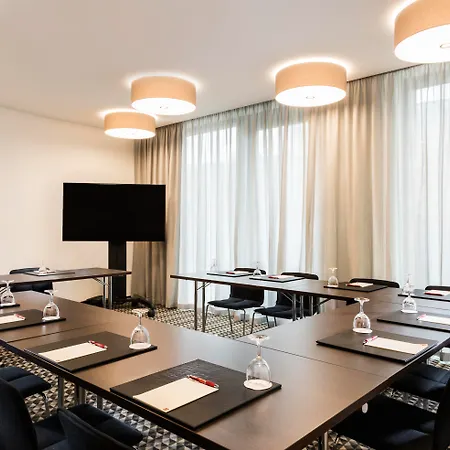 Adina Aparthotel