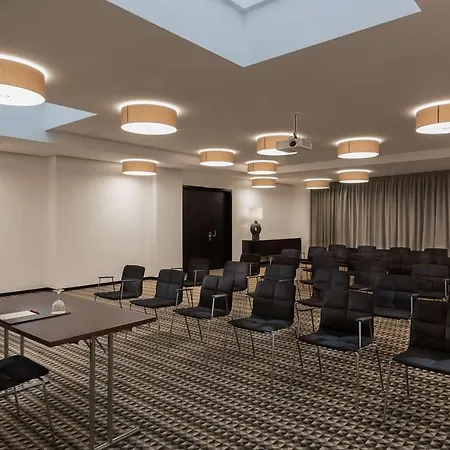 Aparthotel Adina 4*