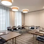 Adina Apartahotel 4*