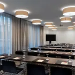 Adina Apartahotel 4*