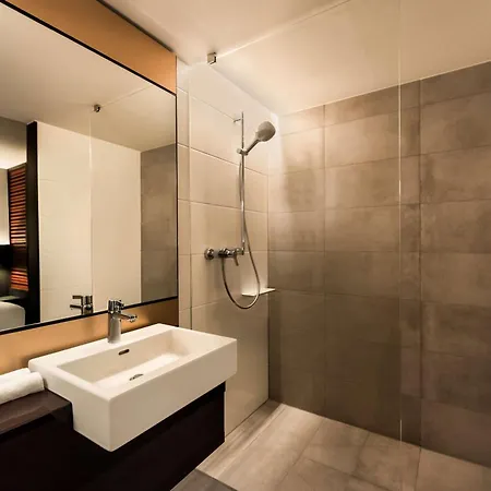 Adina Лейпциг