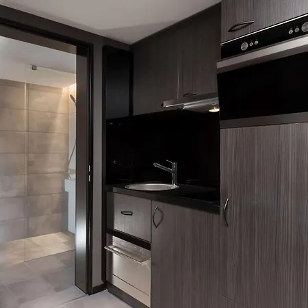 Aparthotel Adina 4*