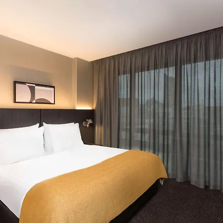 Aparthotel Adina 4*