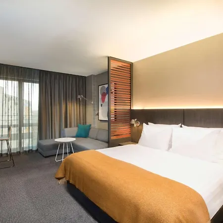 Adina Aparthotel 4*