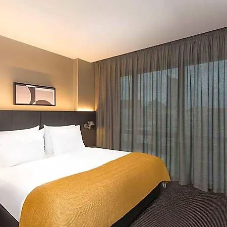 Adina Aparthotel 4*